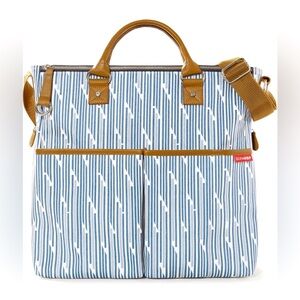 Skip Hop Duo Special Edition Carry All Travel Diaper Bag Tote with Multipockets